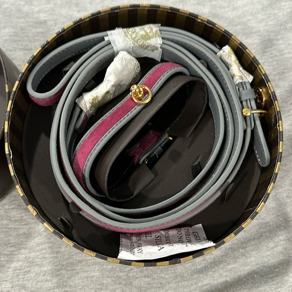 Juicy couture authentic vintage leash and collar set size small new in box